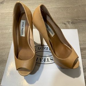 STEVE MADDEN HIGH HEELS (leather)